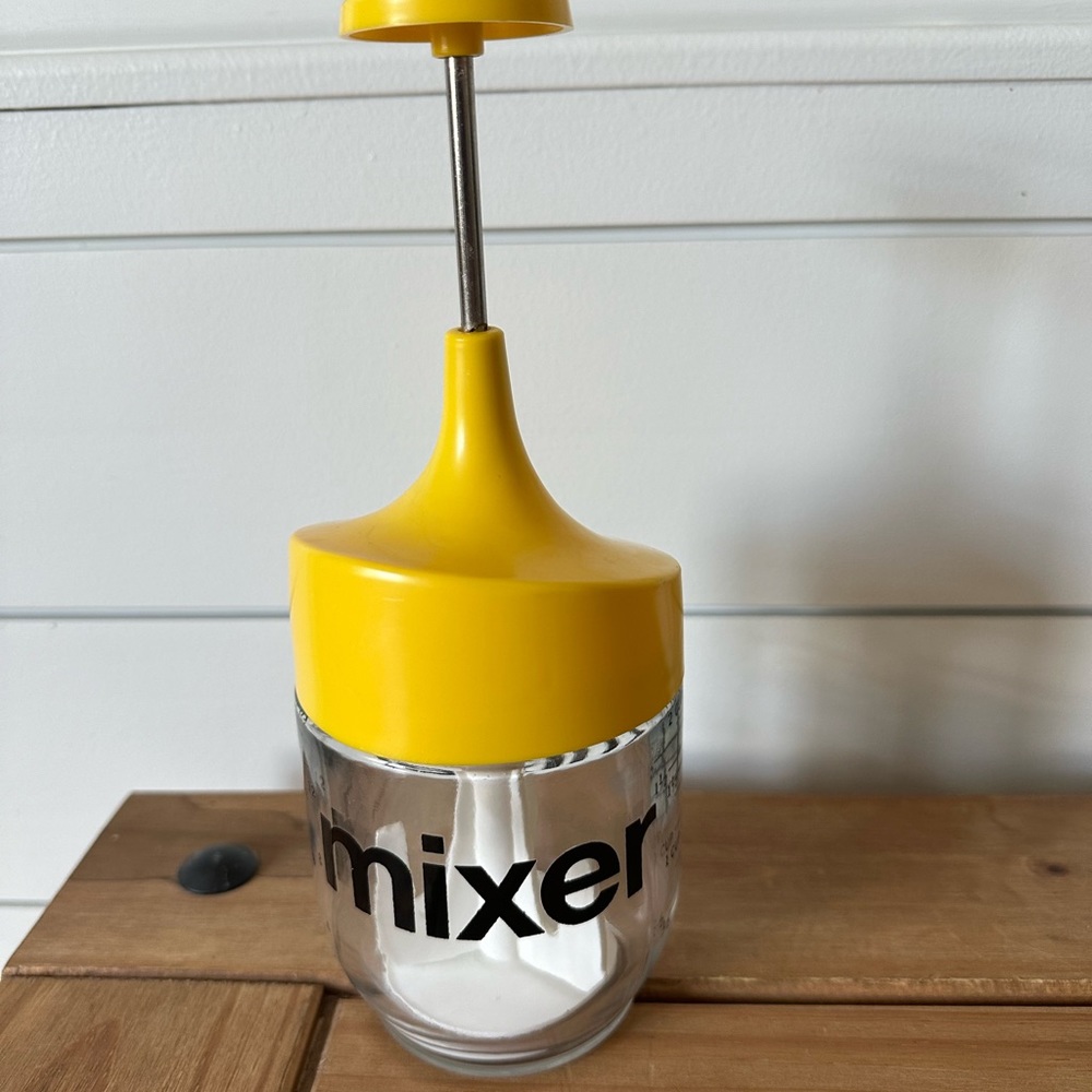 Vintage retro Gemco yellow mixer chopper like new!